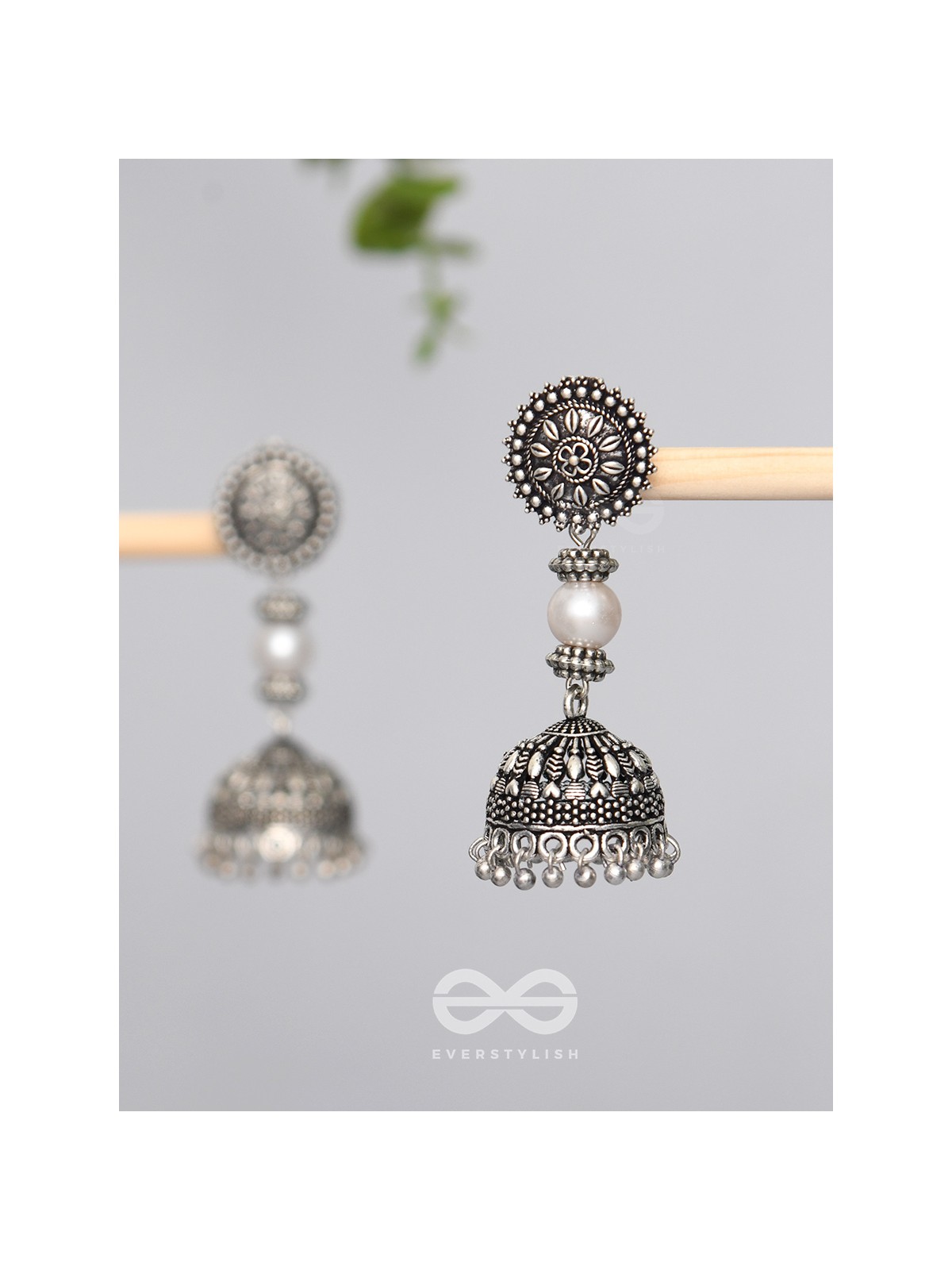 Shadow of Sun- Oxidised Pearl Earrings
