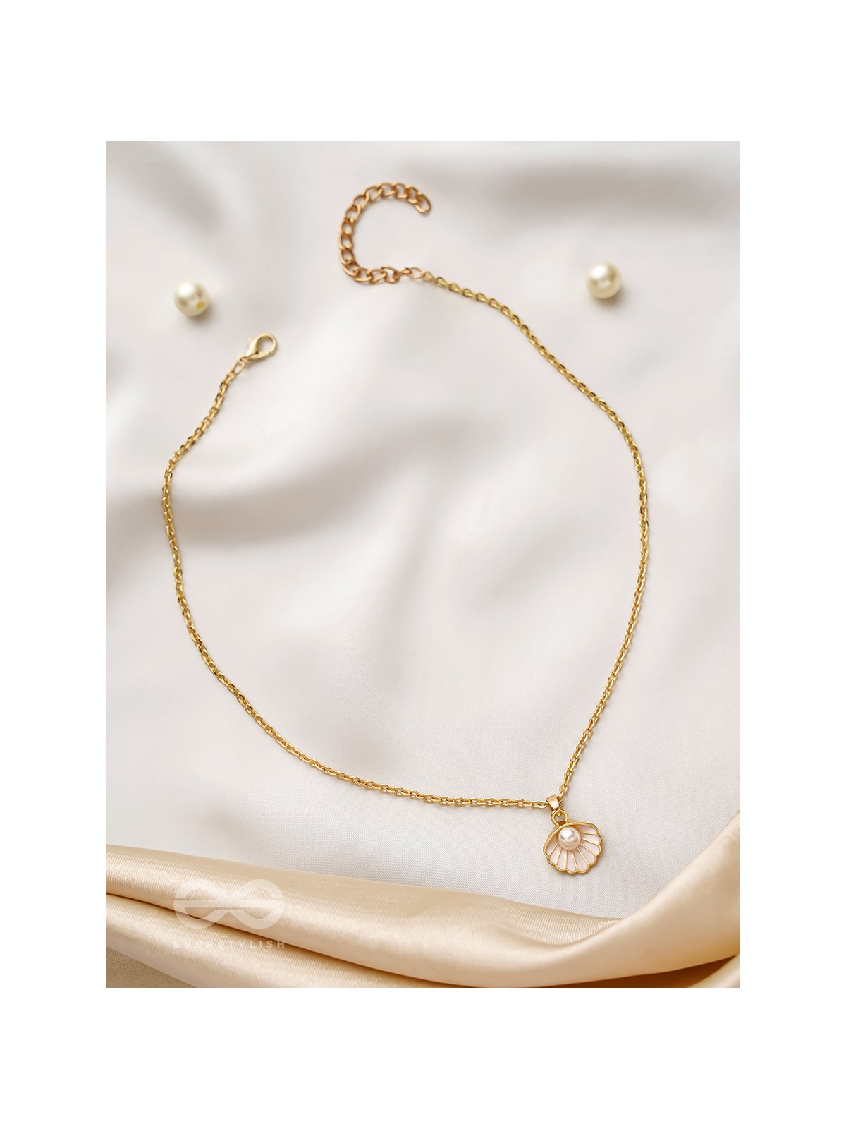 The Shell Stunner- Golden Embellished Necklace With Anti-Tarnish Coating 