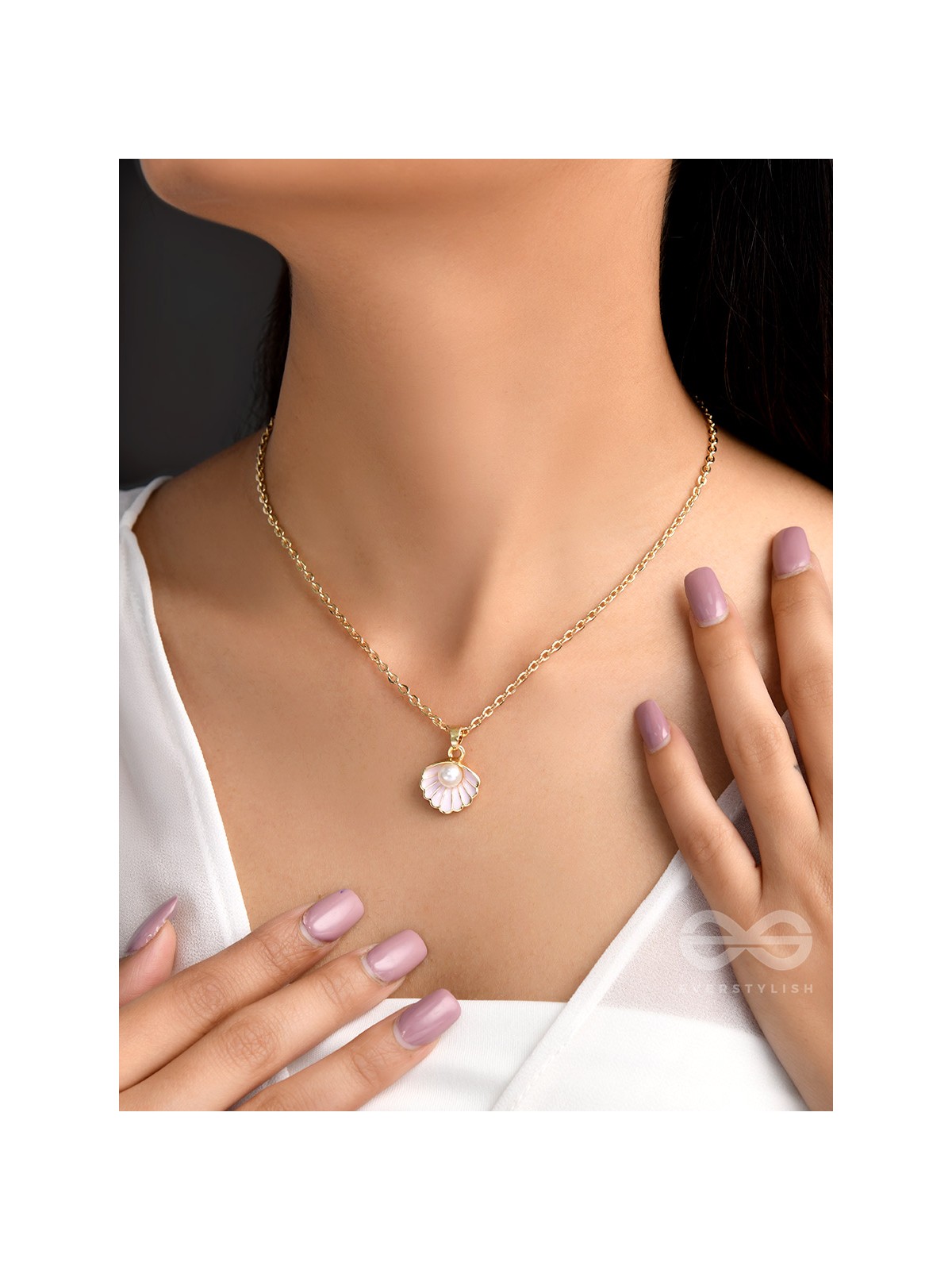 The Shell Stunner- Golden Embellished Necklace With Anti-Tarnish Coating 