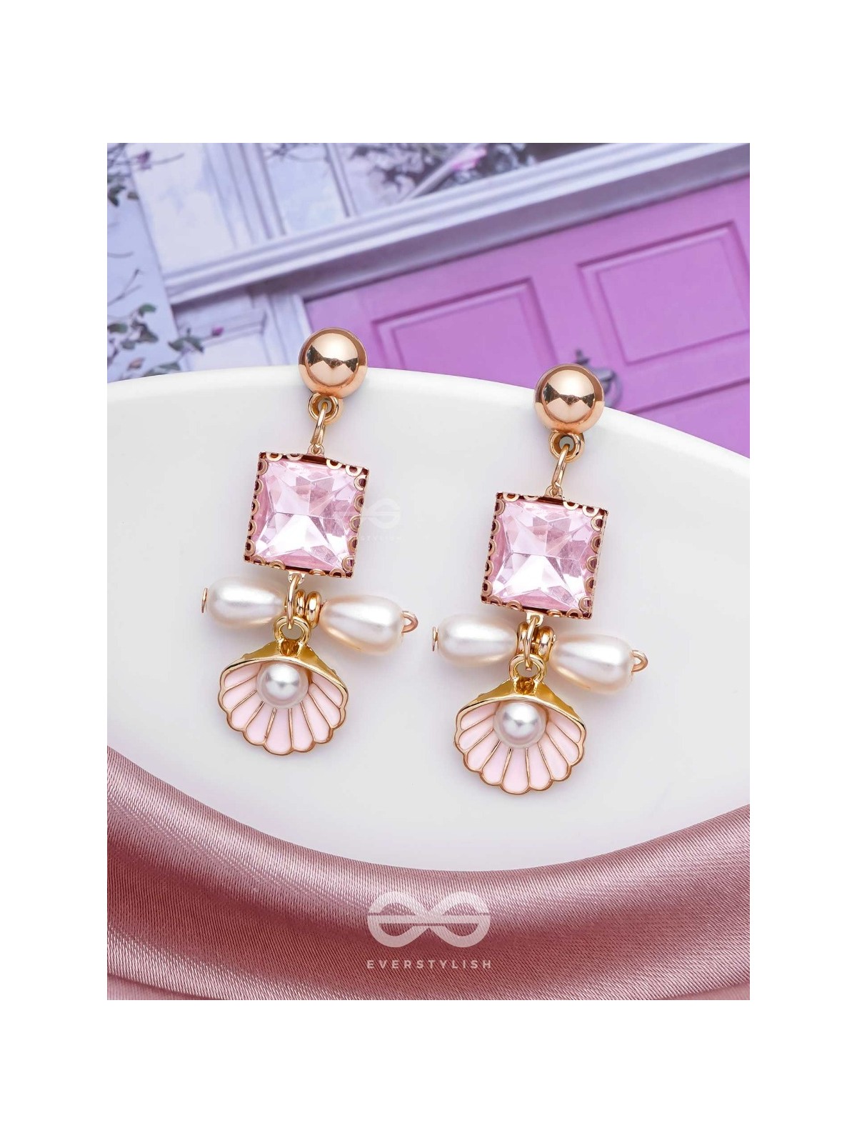 The Splendid Shell- Golden Pearl Earrings