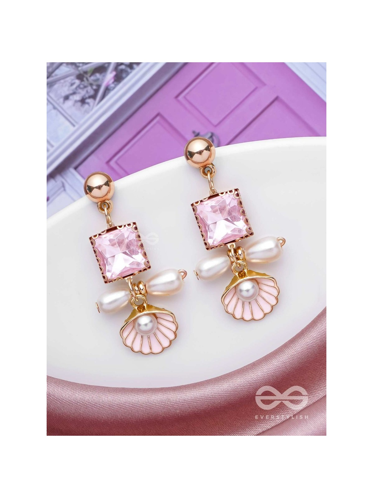 The Splendid Shell- Golden Pearl Earrings