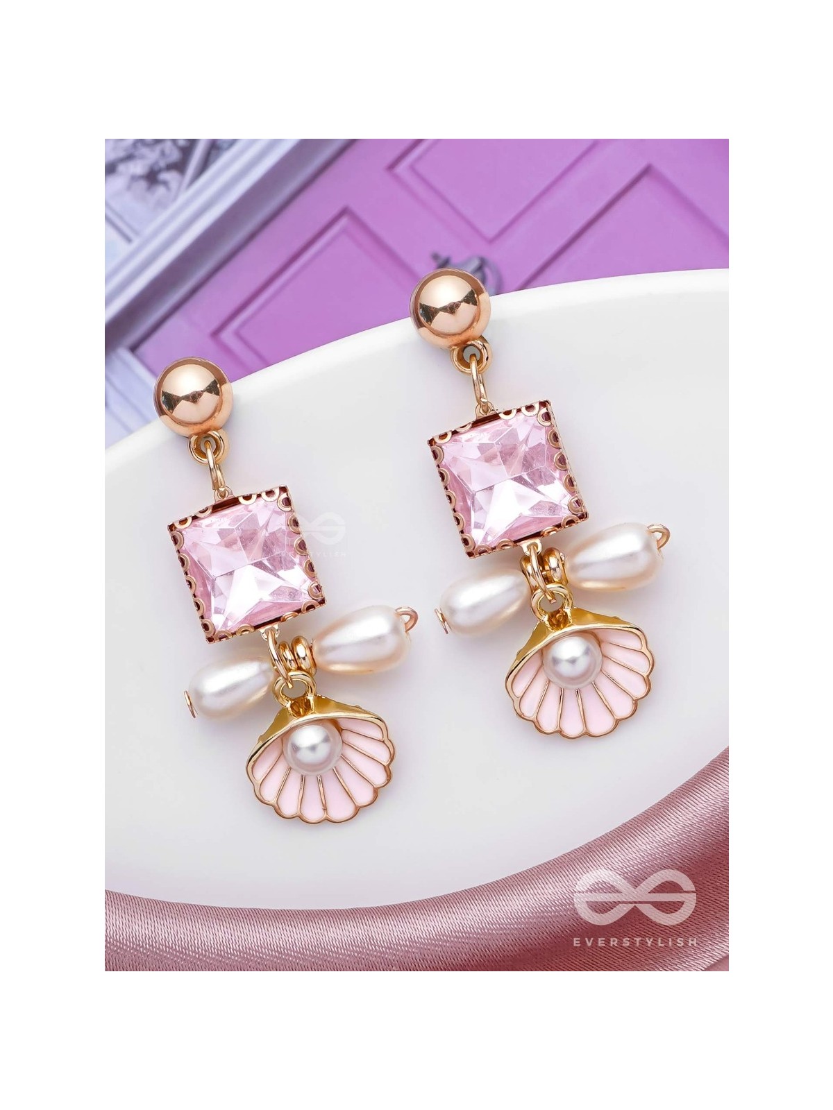 The Splendid Shell- Golden Pearl Earrings