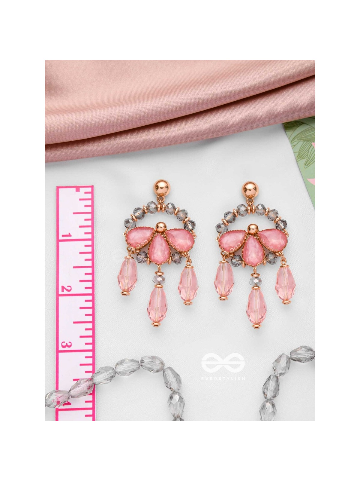 BOLD BLOSSOM BEAUTIES - GOLDEN STATEMENT EARRINGS