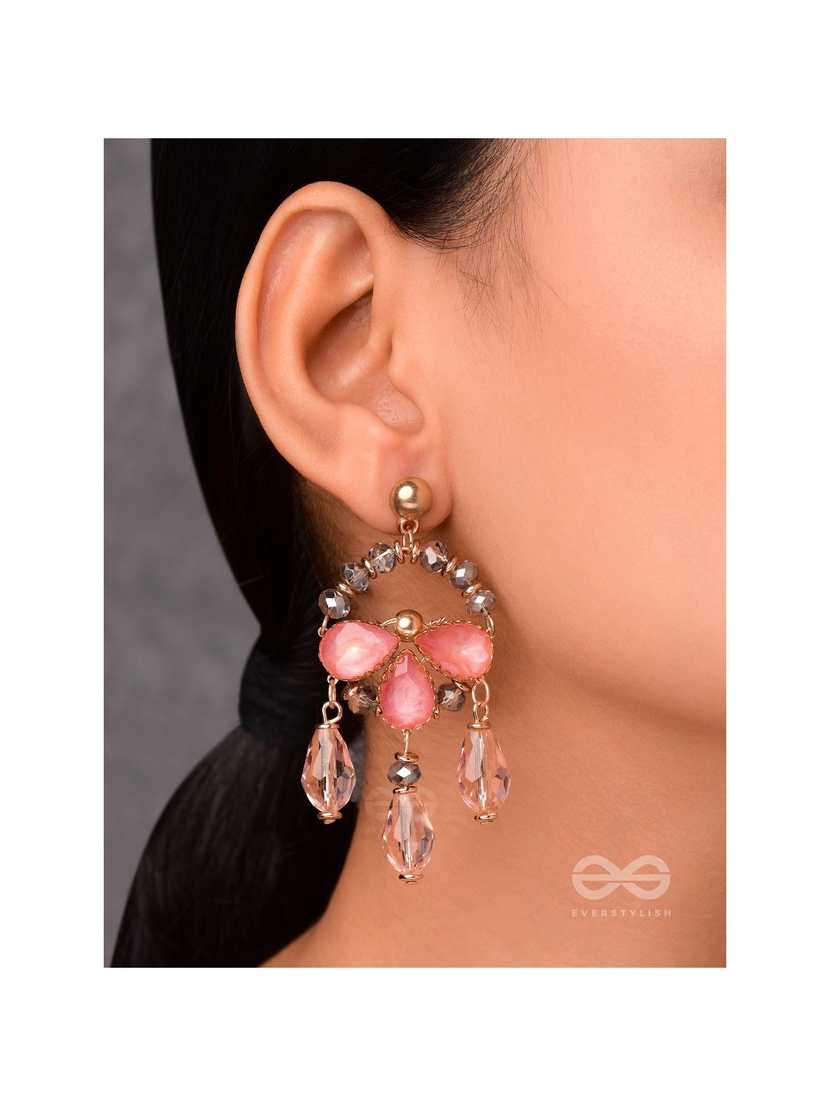 BOLD BLOSSOM BEAUTIES - GOLDEN STATEMENT EARRINGS