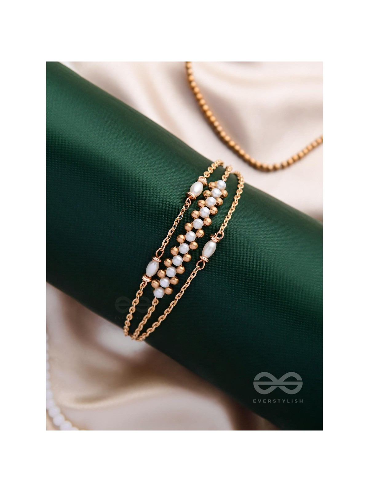 THE VANILLA SWIRL - DELICATE HANDMADE BRACELET