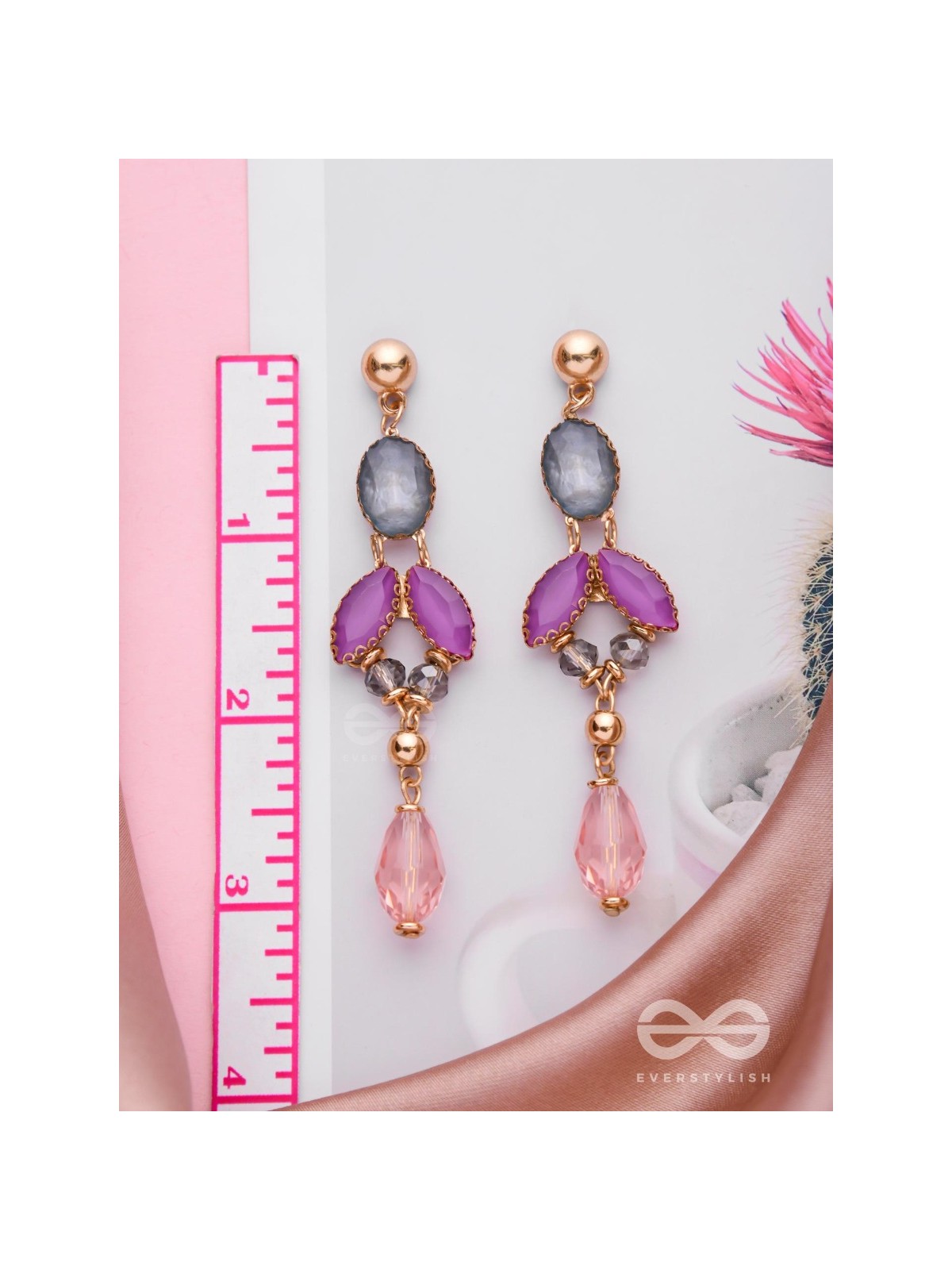 A GREY ROSE - GOLDEN STATEMENT EARRINGS
