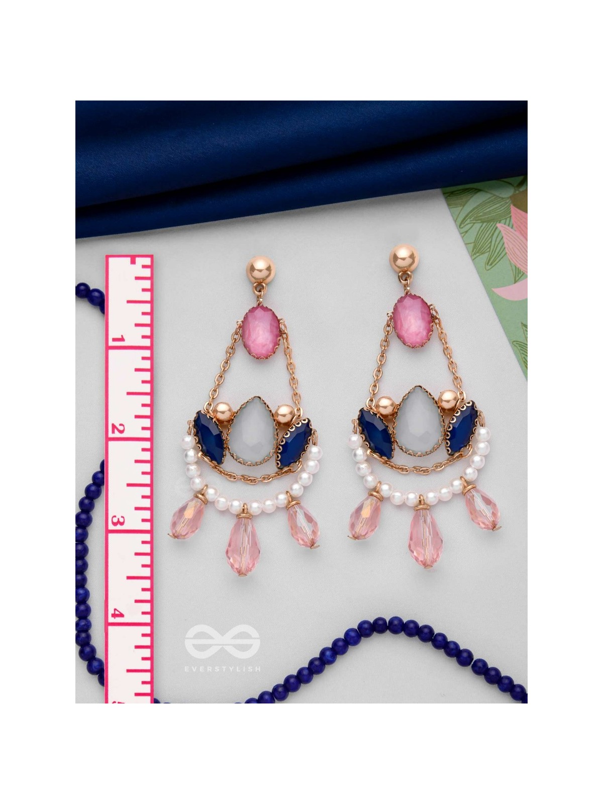 THE TWILIGHT NIGHT - GOLDEN EMBELLISHED EARRINGS