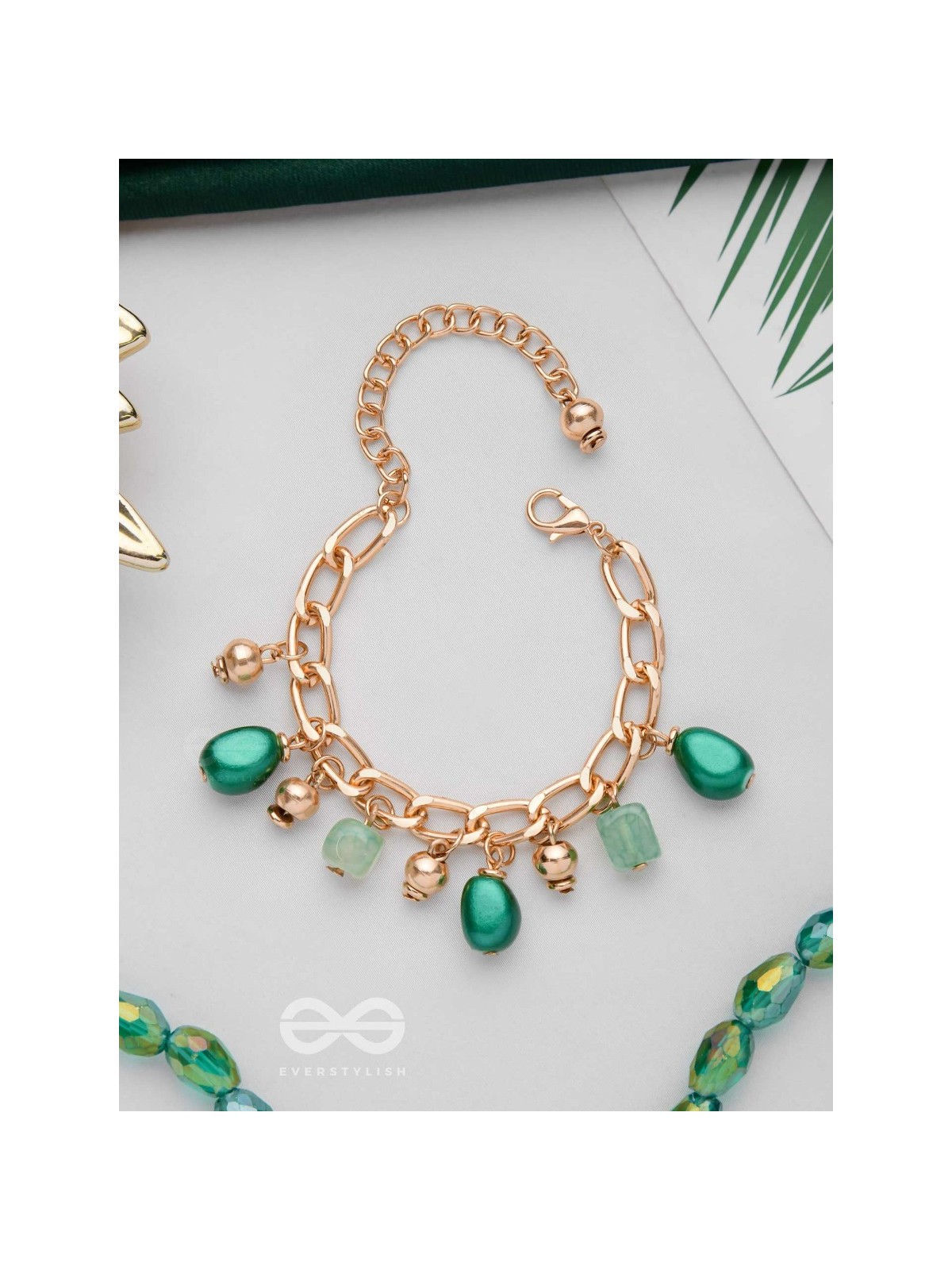 THE VIBRANT VINEYARD - GOLDEN BOLD BRACELET