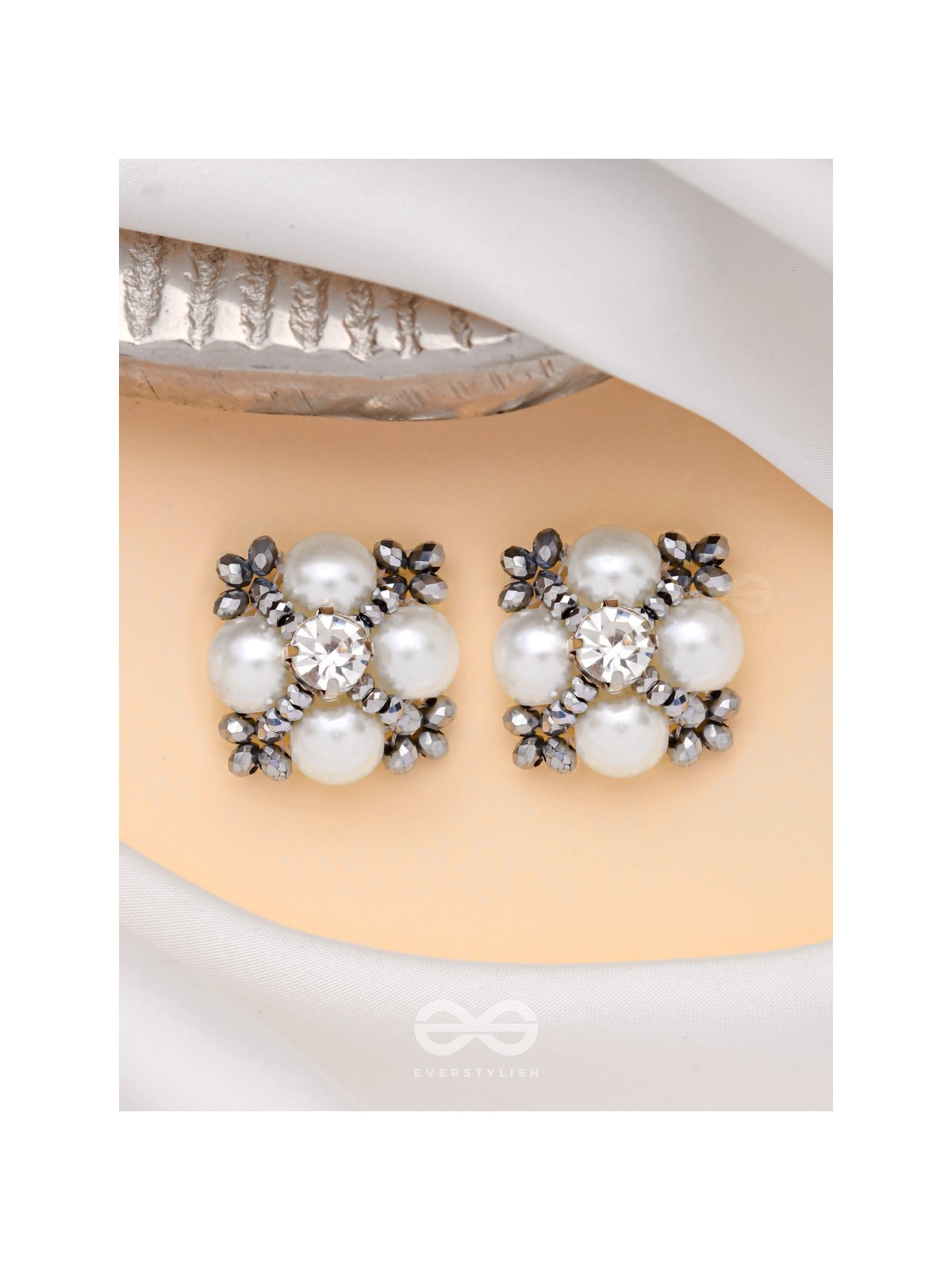 THE ROYAL FROST - STONE & PEARL STUDS