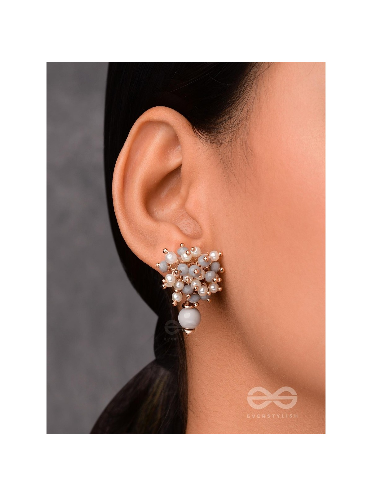 THE GRACEFUL BLOOMS - CASUAL PEAL EARRINGS