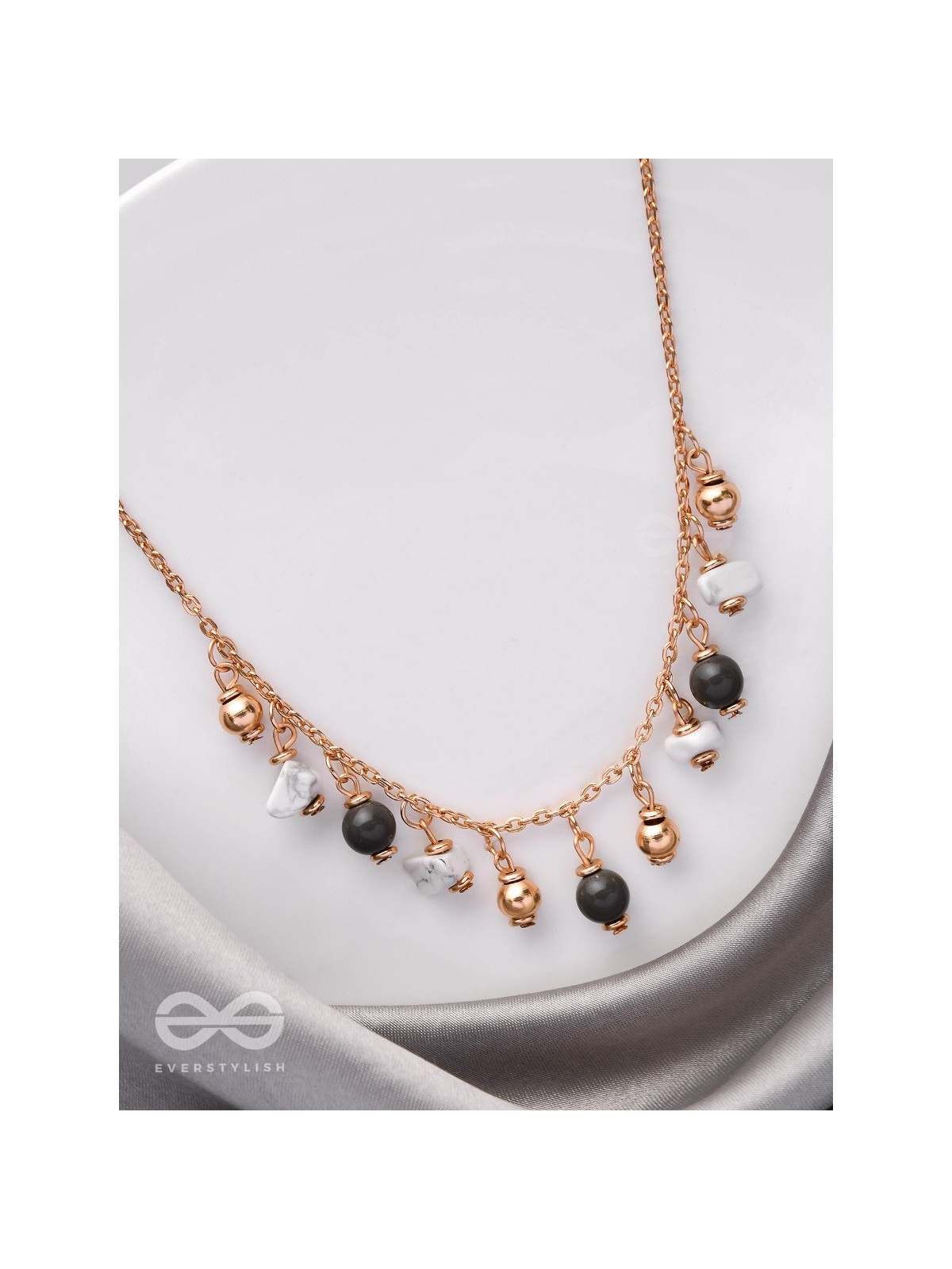 The Graceful Gleam - Casual And Minimal Neckpiece With Anti-Tarnish Coating 