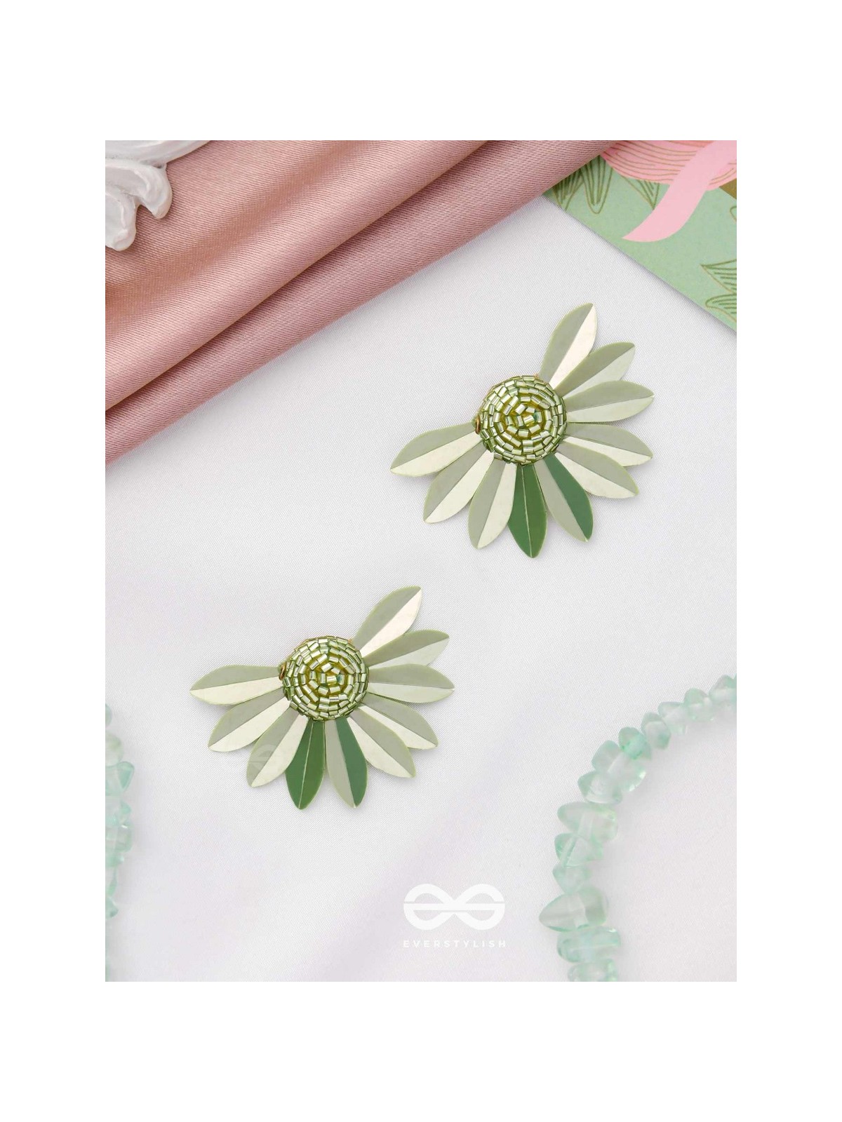 THE ENCHANTED FERNS - FLORAL STUD EARRINGS (GREEN)