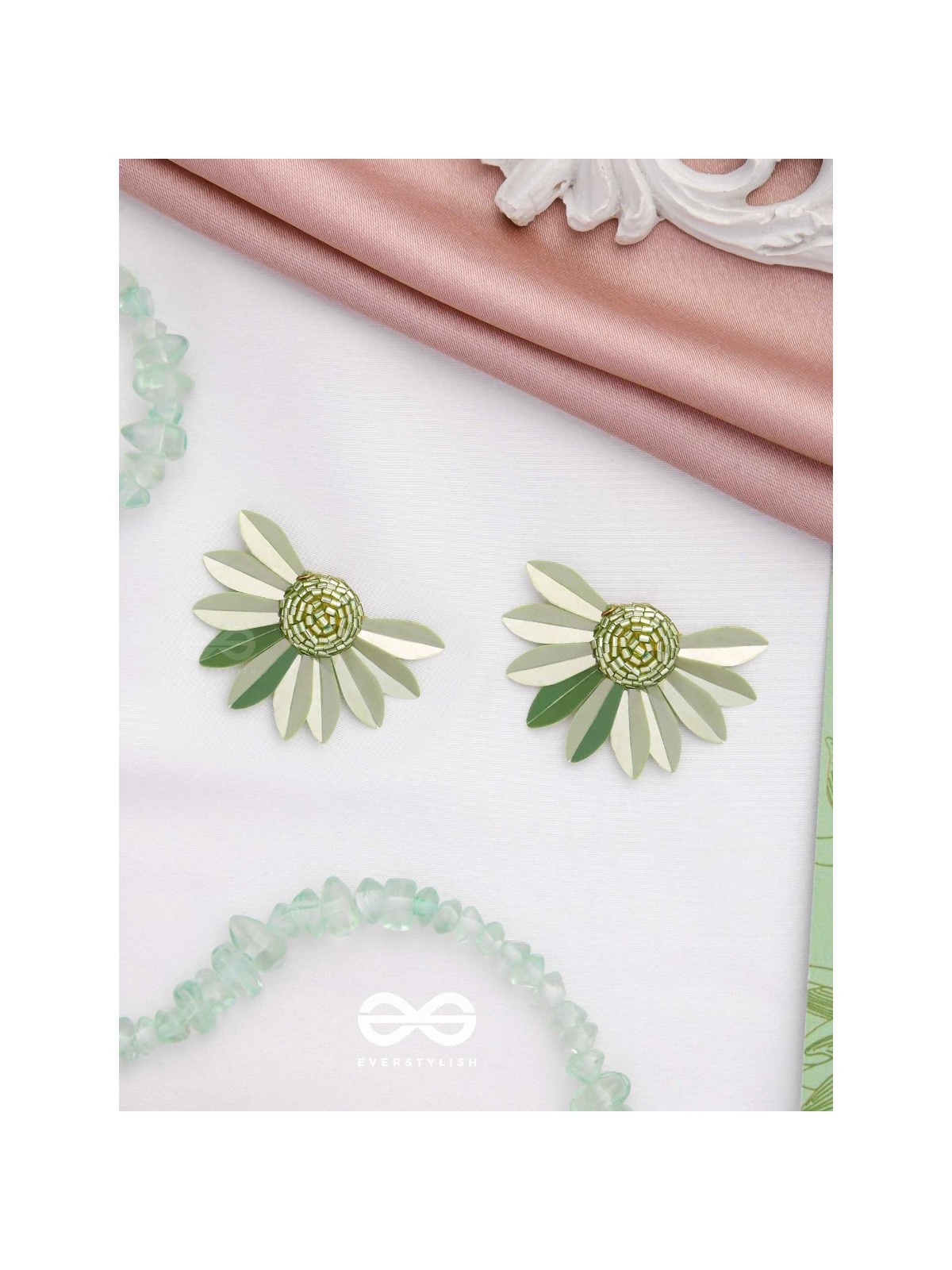 THE ENCHANTED FERNS - FLORAL STUD EARRINGS (GREEN)