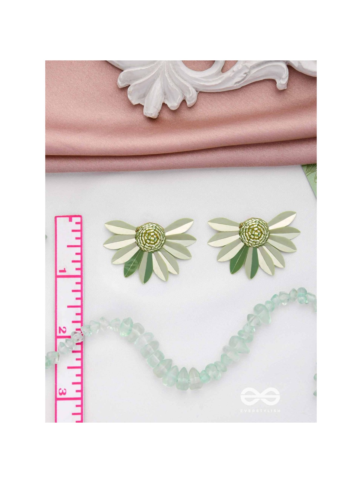 THE ENCHANTED FERNS - FLORAL STUD EARRINGS (GREEN)