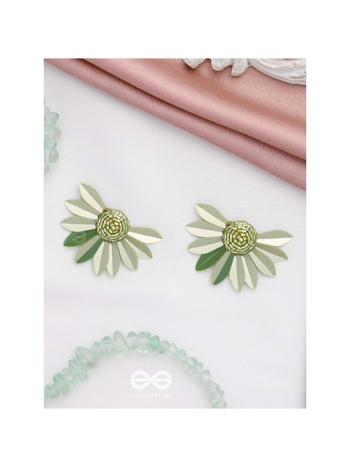 THE ENCHANTED FERNS - FLORAL STUD EARRINGS (GREEN)