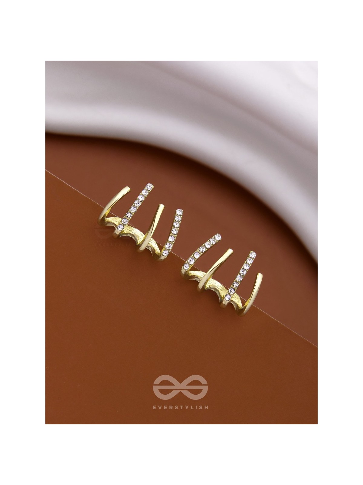 CLAWS OF DESTINY - GOLDEN STUD EARRINGS