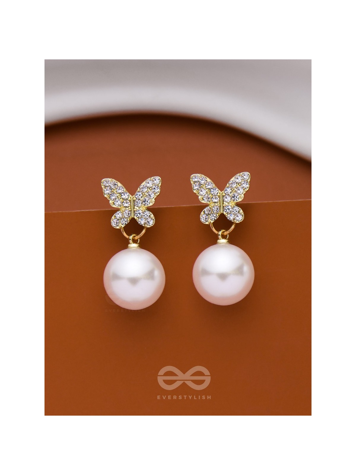 FLY AWAY WITH ME - GOLDEN PEARL EARRINGS