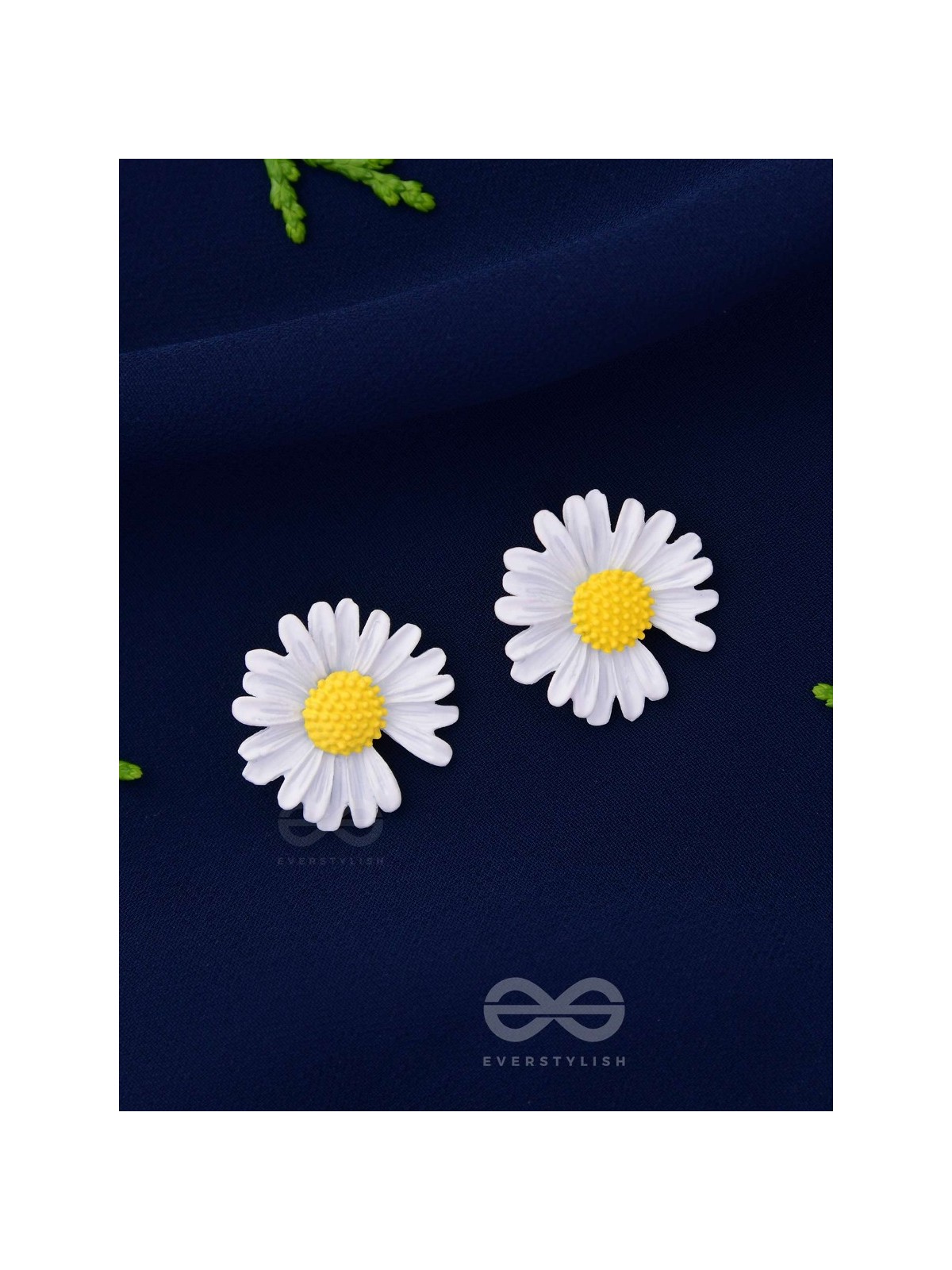 FORGET-ME-NOT - CASUAL STUD EARRINGS (WHITE)