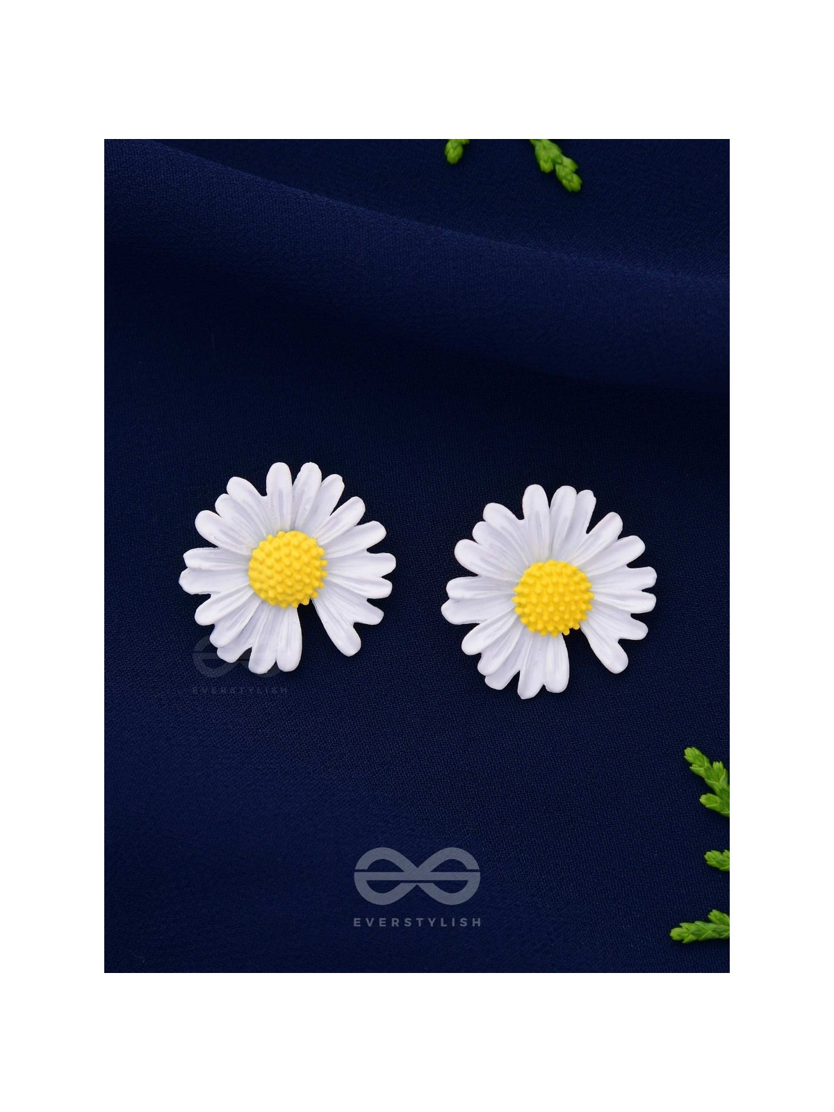 FORGET-ME-NOT - CASUAL STUD EARRINGS (WHITE)