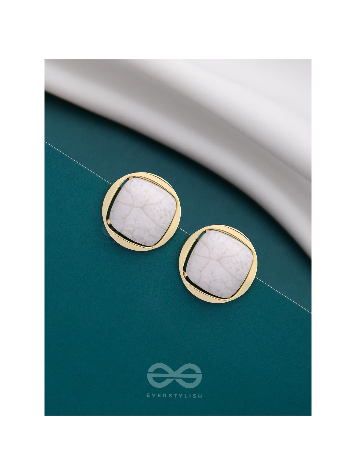 ICE TO SEE YOU - GOLDEN ENAMELLED STUDS (WHITE)