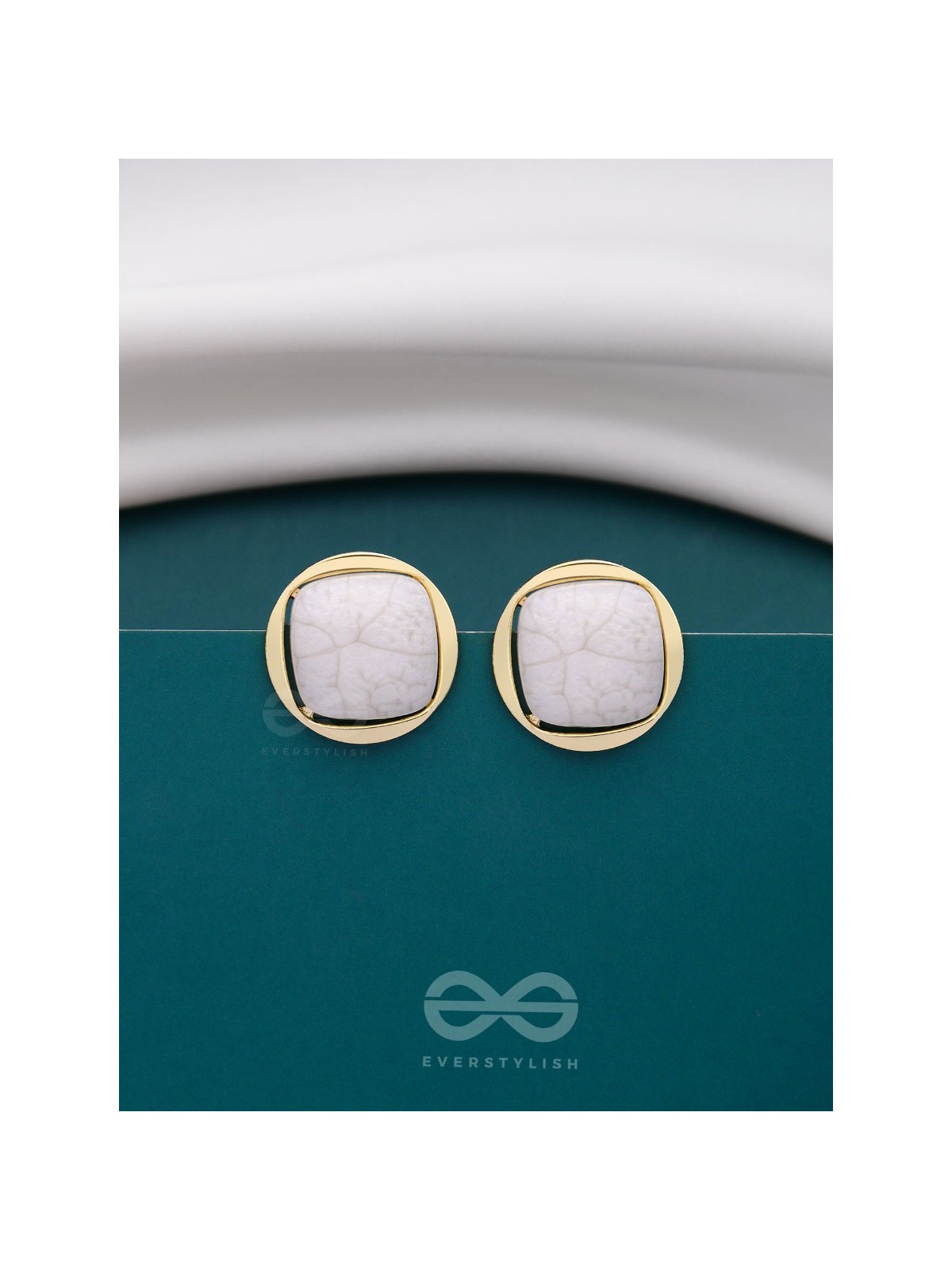 ICE TO SEE YOU - GOLDEN ENAMELLED STUDS (WHITE)