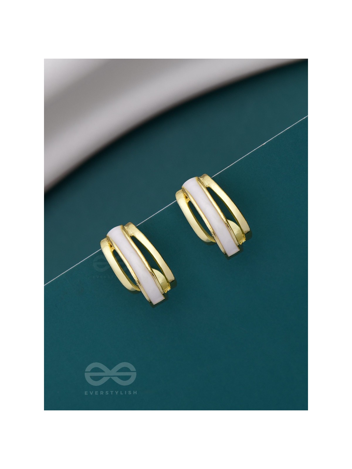 A CLASSY DAME - WHITE ENAMELLED GOLDEN STUDS