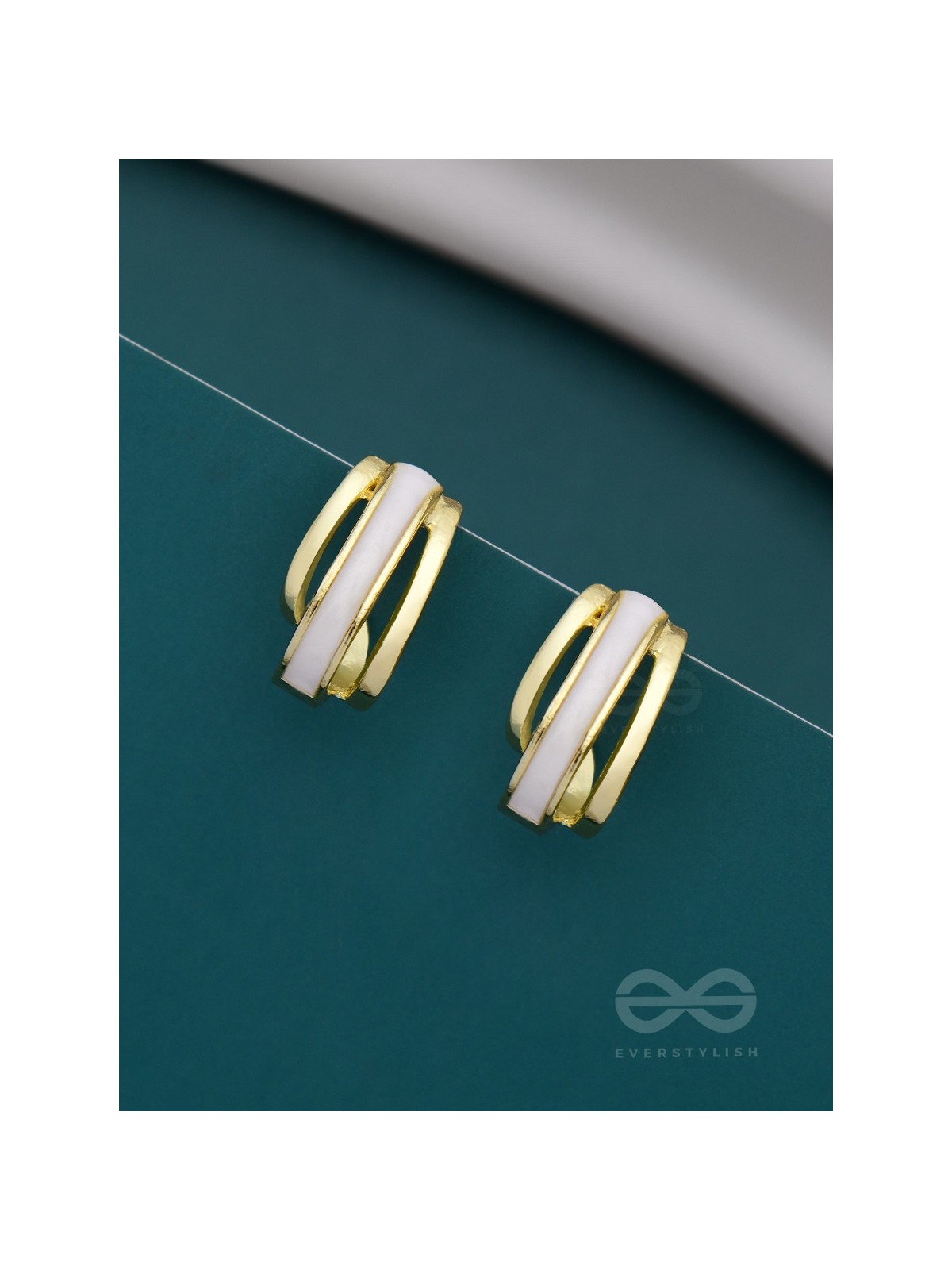 A CLASSY DAME - WHITE ENAMELLED GOLDEN STUDS