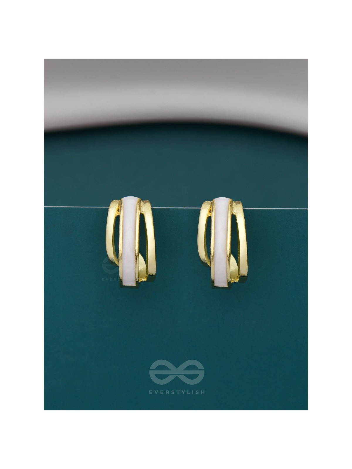 A CLASSY DAME - WHITE ENAMELLED GOLDEN STUDS