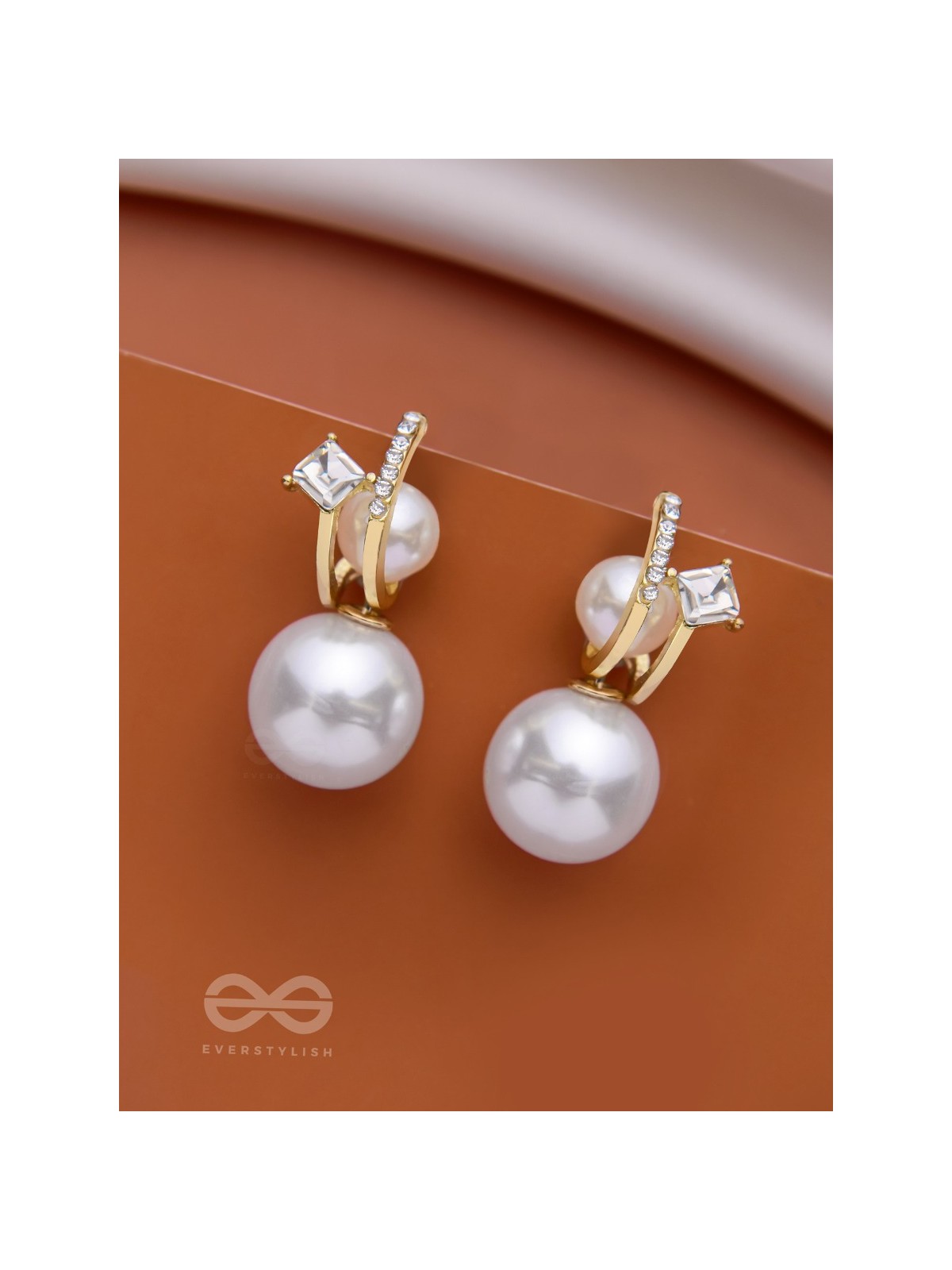 PEARLY GLITZ - GOLDEN SPARKLING EARRINGS