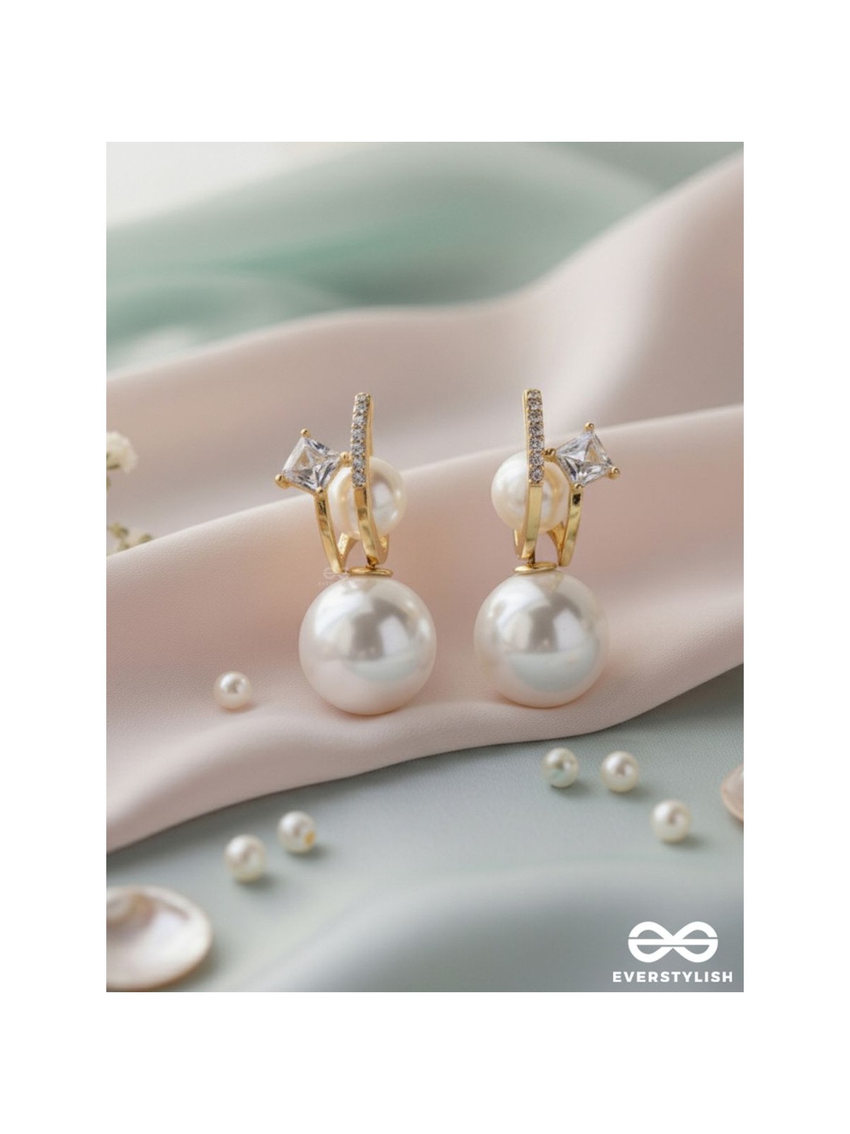 PEARLY GLITZ - GOLDEN SPARKLING EARRINGS