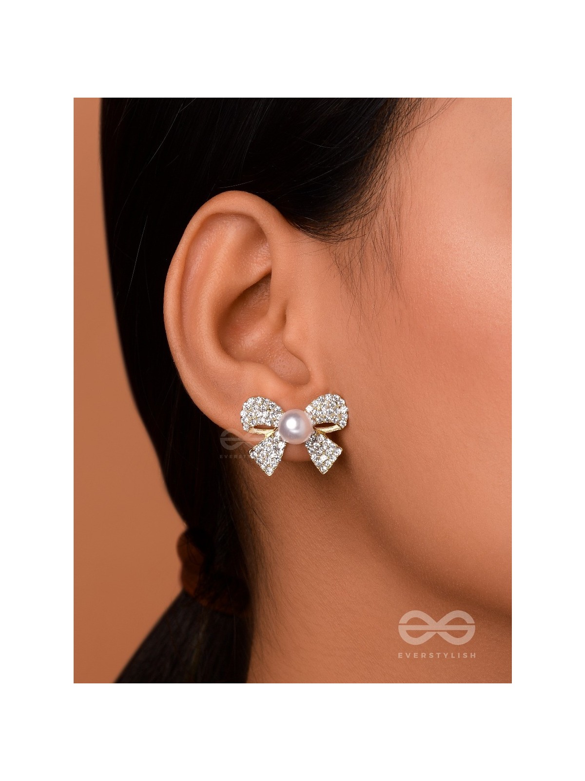 KNOT-A-LOT - GOLDEN PEARL SPARKLING STUDS