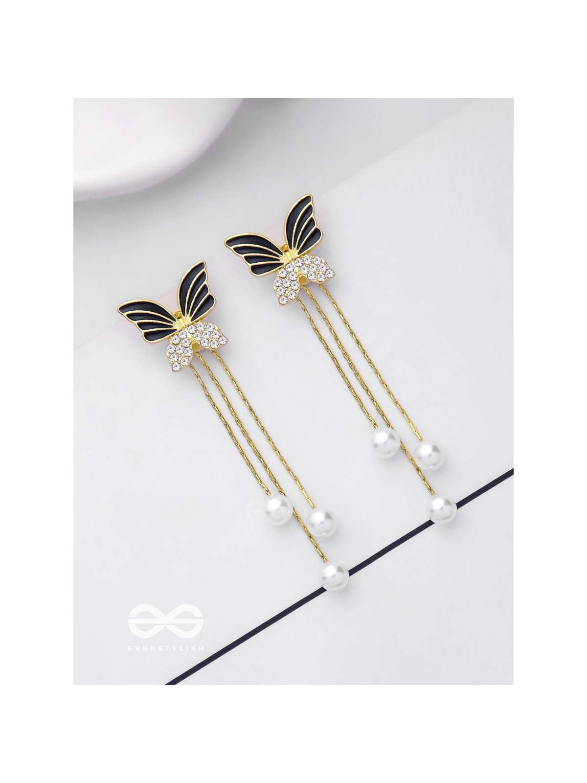 WINGED WONDERLAND - GOLDEN PEARL EAR JACKETS (BLACK)