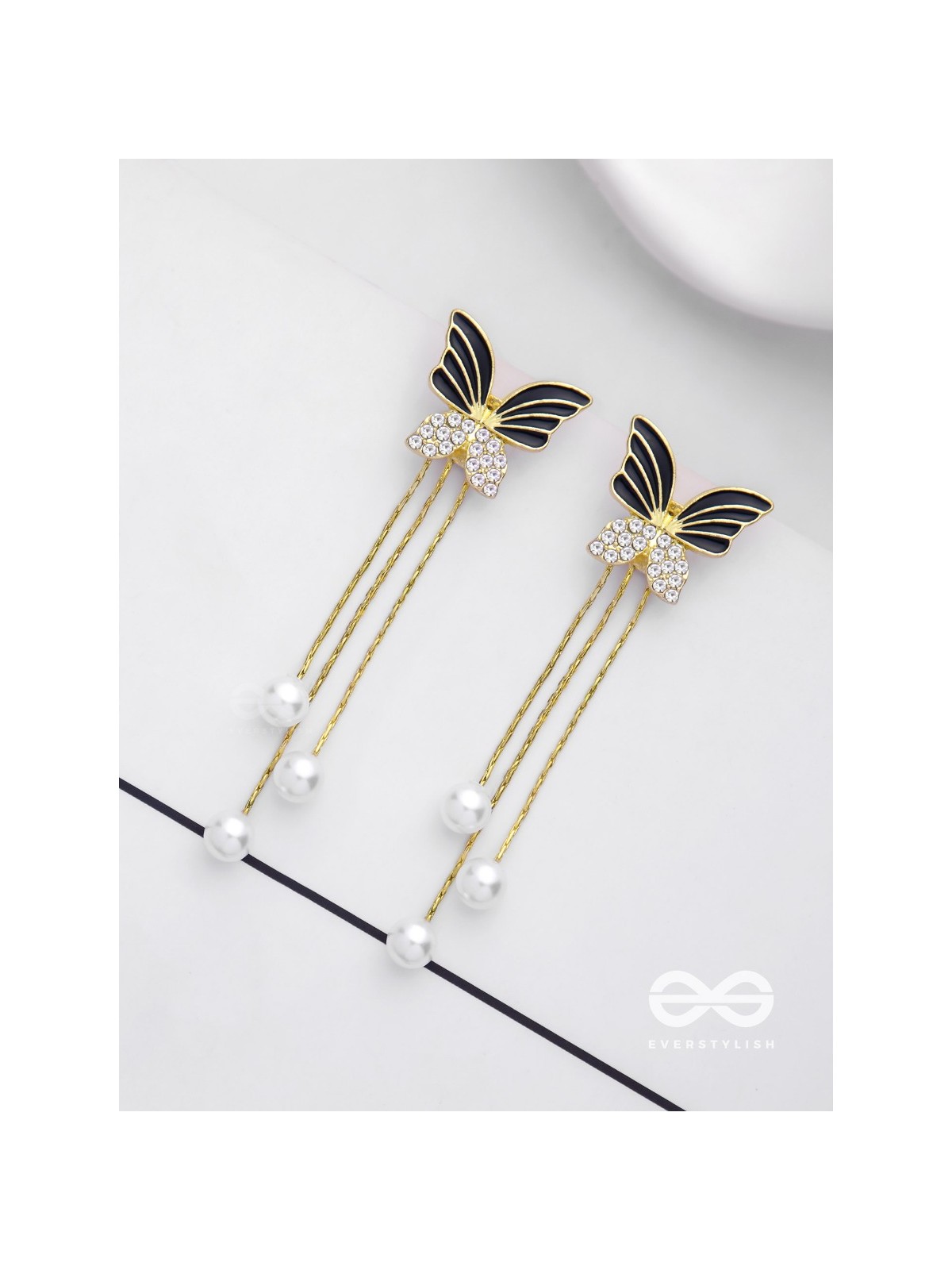 WINGED WONDERLAND - GOLDEN PEARL EAR JACKETS (BLACK)