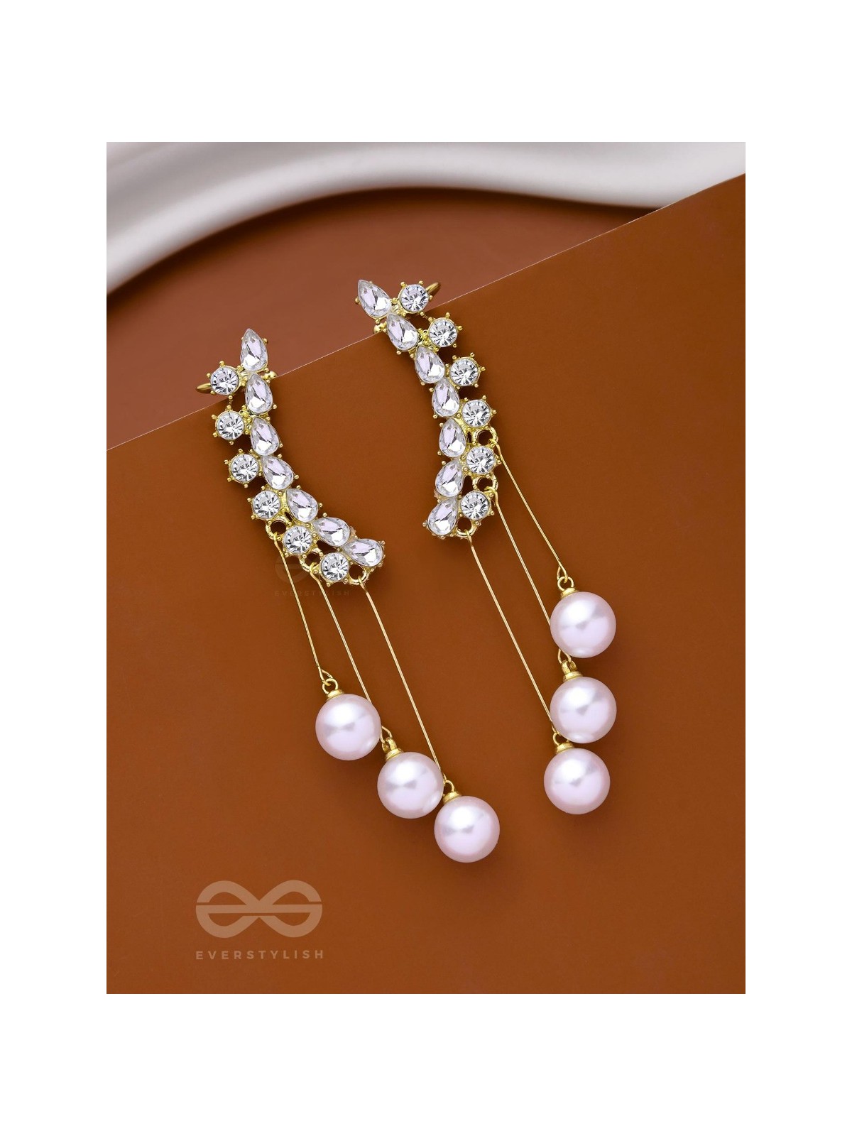 SPARKLE AND SHINE DARLIN’ - PEARLS EARCUFF EARRINGS