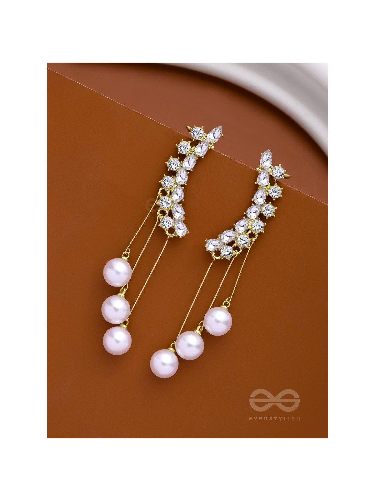 SPARKLE AND SHINE DARLIN’ - PEARLS EARCUFF EARRINGS