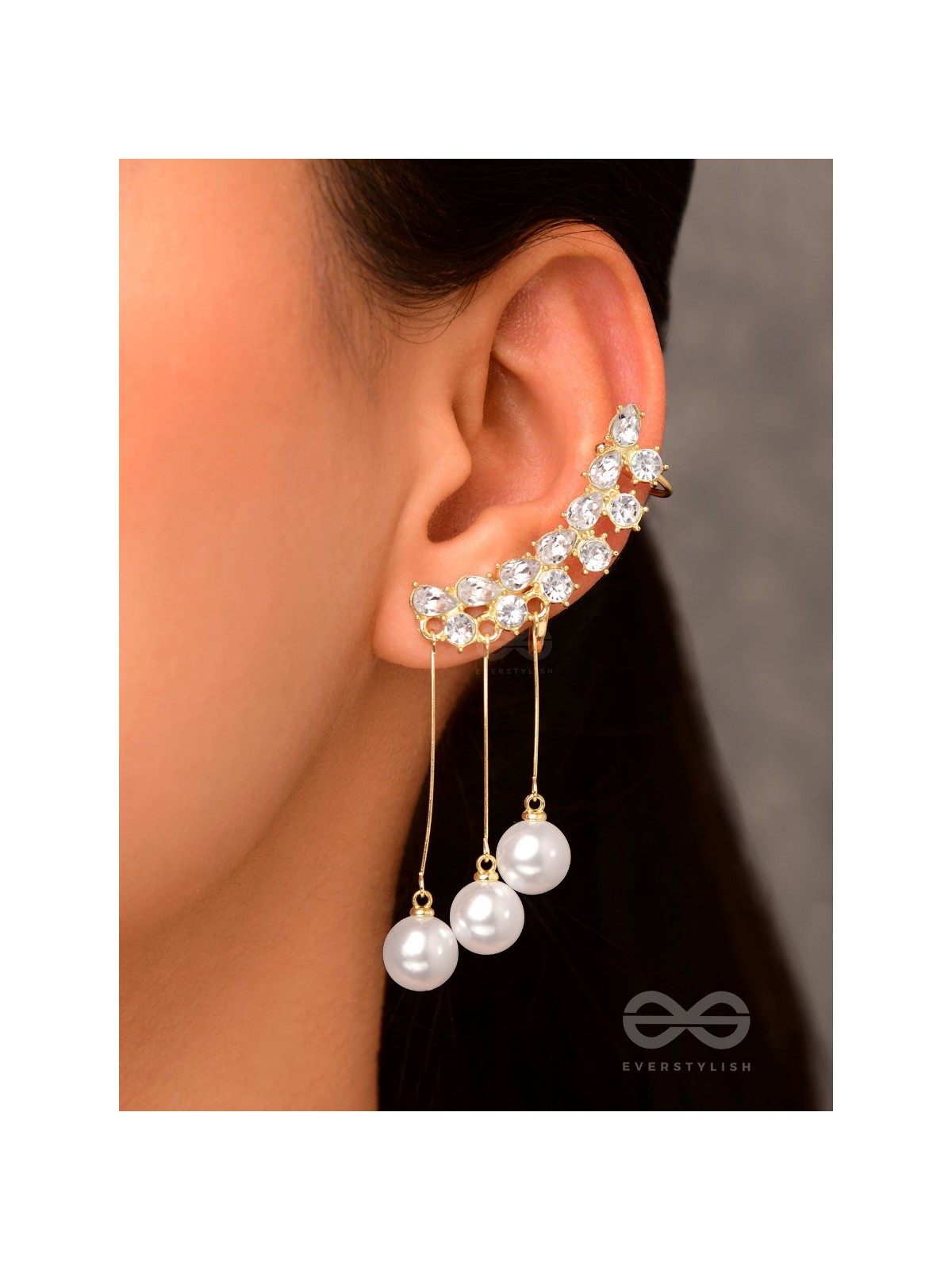 SPARKLE AND SHINE DARLIN’ - PEARLS EARCUFF EARRINGS