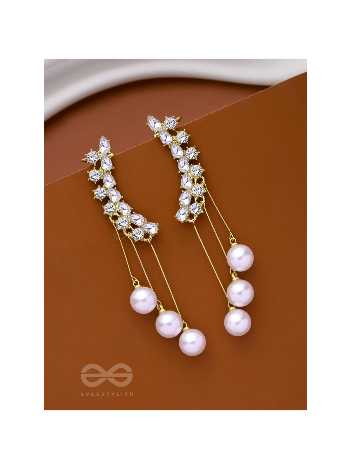 SPARKLE AND SHINE DARLIN’ - PEARLS EARCUFF EARRINGS