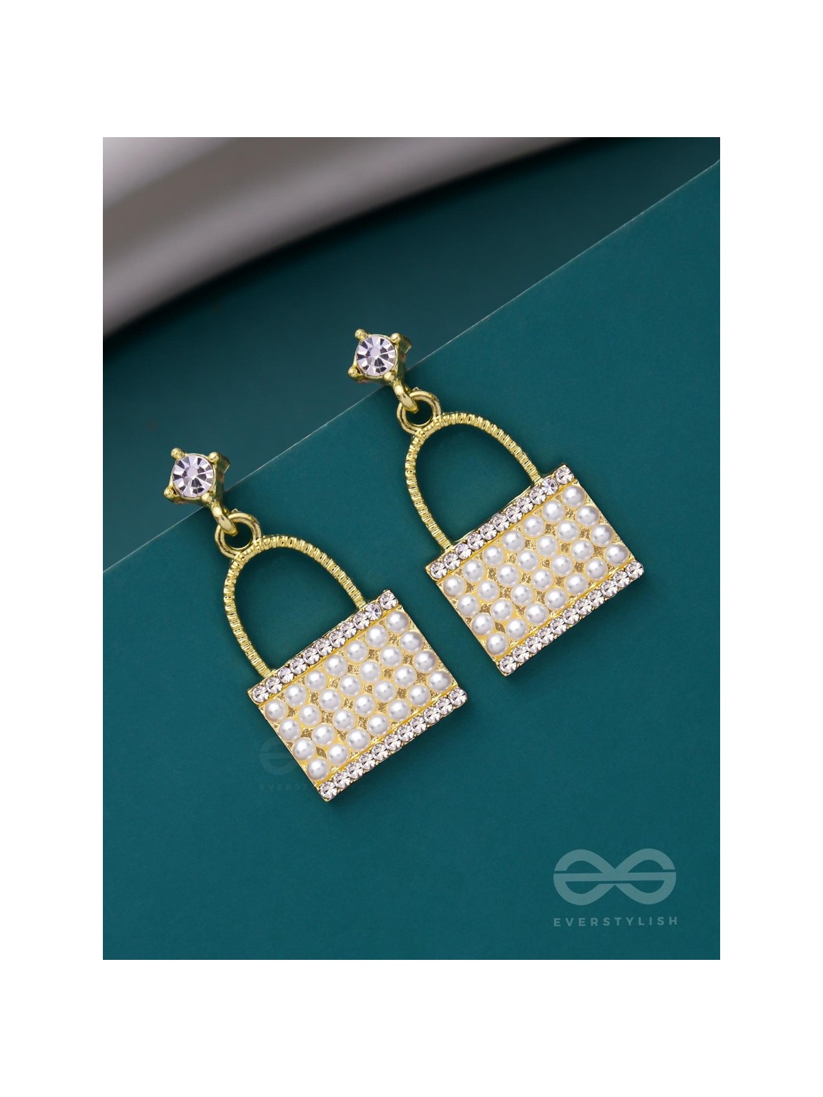 CARRY-IT-ALL - GOLDEN PEARL EARRINGS