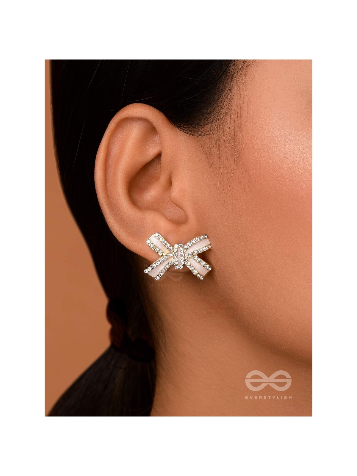 KNOTTY & NICE - GOLDEN ENAMELLED STUDS (WHITE)
