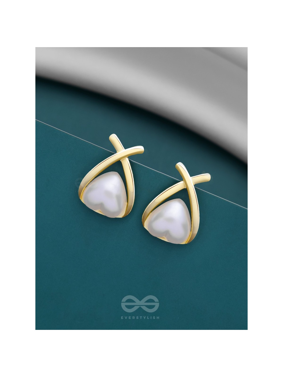 ENTANGLED IN LOVE - CASUAL GOLDEN STUDS