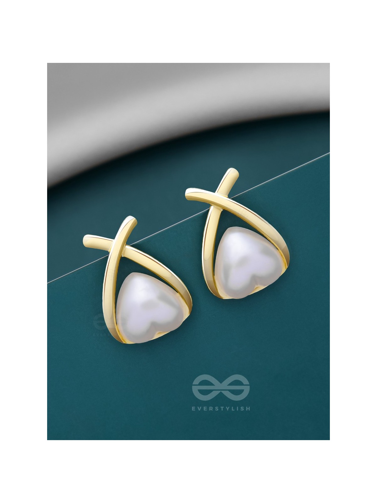 ENTANGLED IN LOVE - CASUAL GOLDEN STUDS