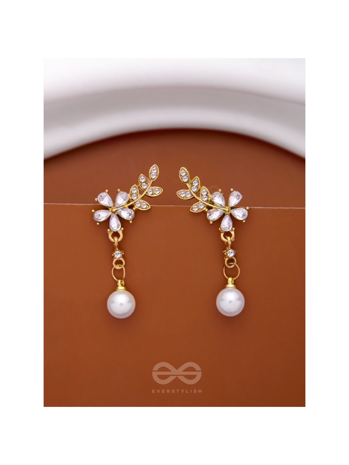 LIFE IN FULL BLOOM - SPARKLING PEARL EARRINGS