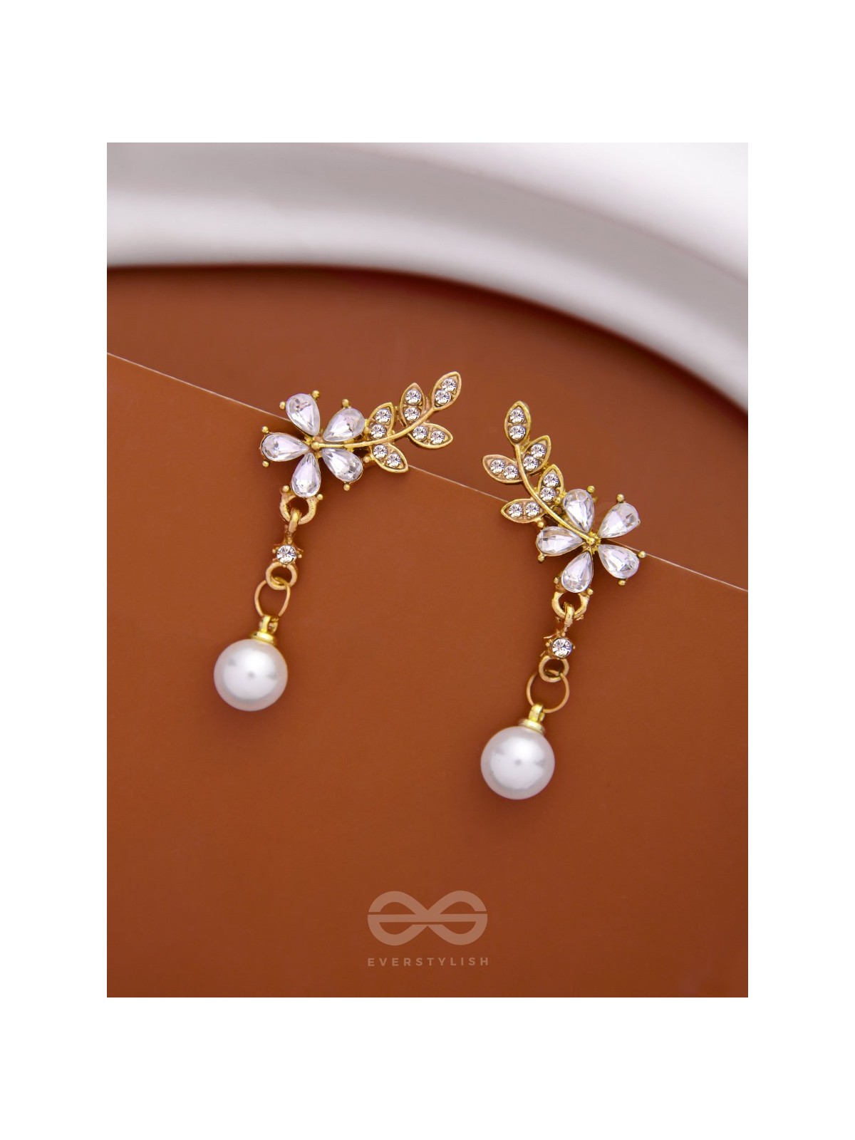 LIFE IN FULL BLOOM - SPARKLING PEARL EARRINGS