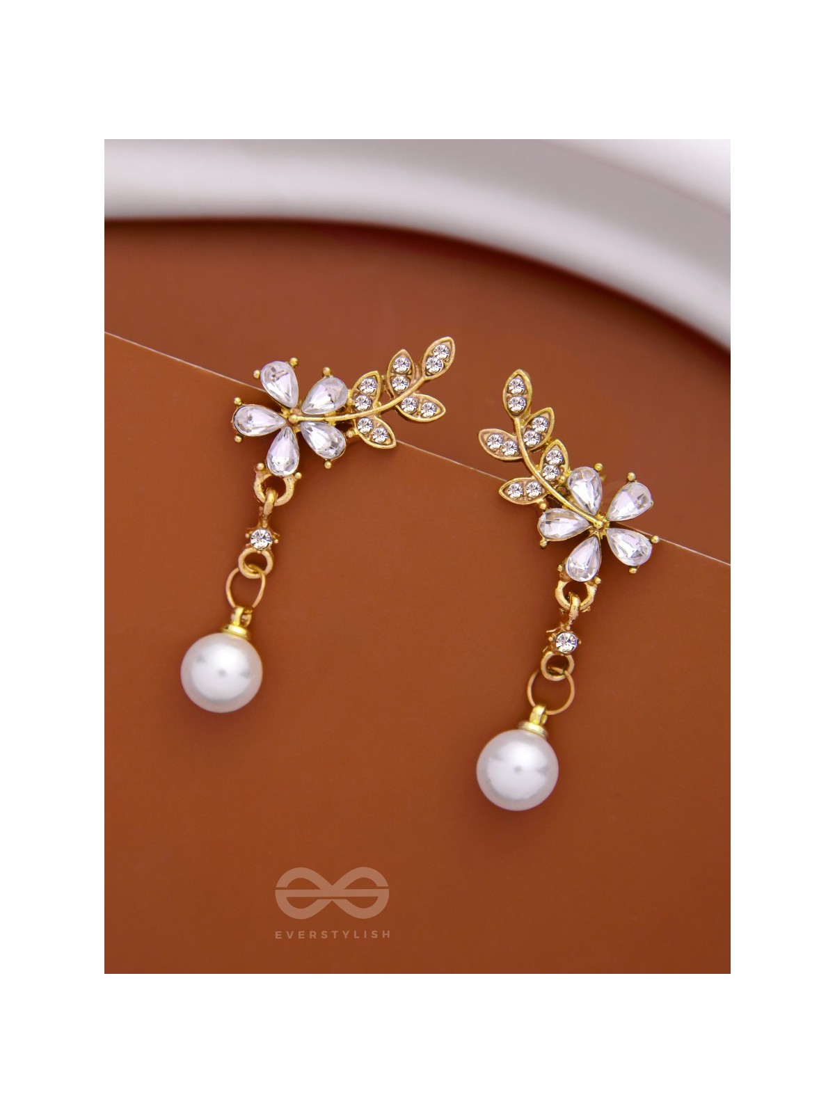 LIFE IN FULL BLOOM - SPARKLING PEARL EARRINGS