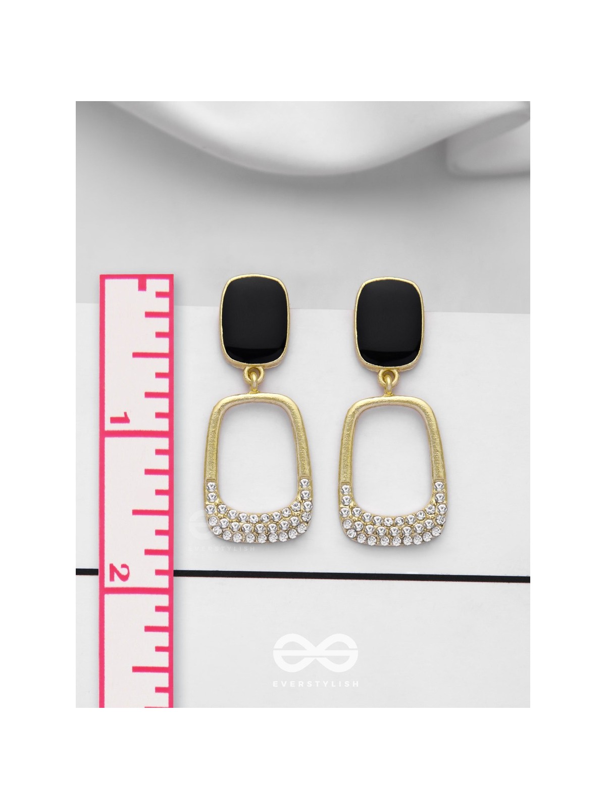 SHIMMER OF NIGHT - STATEMENT DROP EARRINGS