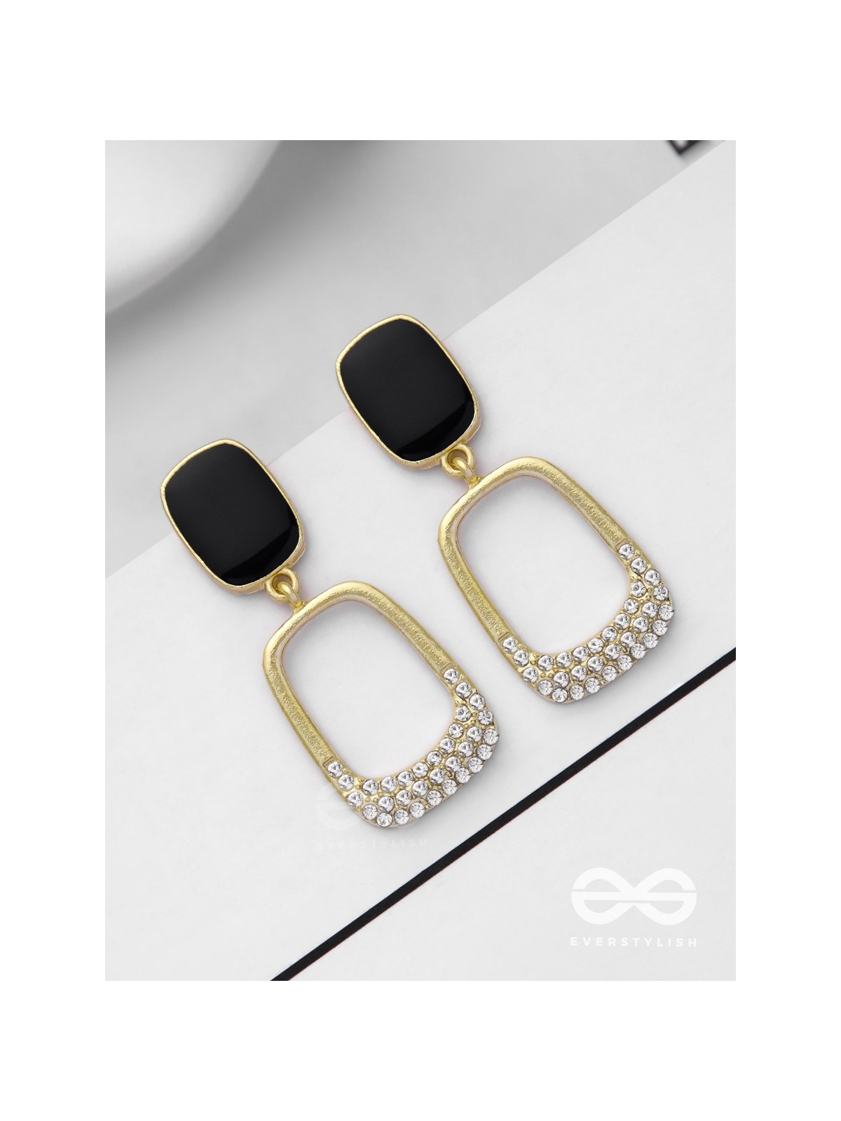 SHIMMER OF NIGHT - STATEMENT DROP EARRINGS