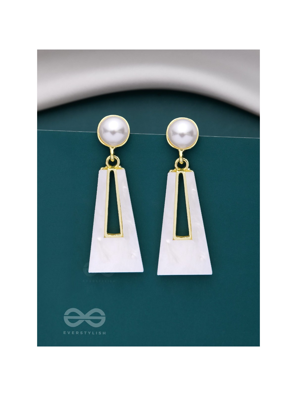 A SASS A DAY - WHITE & GOLDEN DROP EARRINGS 