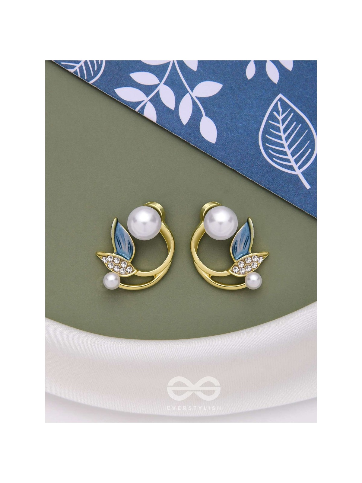 THE LEAFY MIRACLE - GOLDEN STUDS