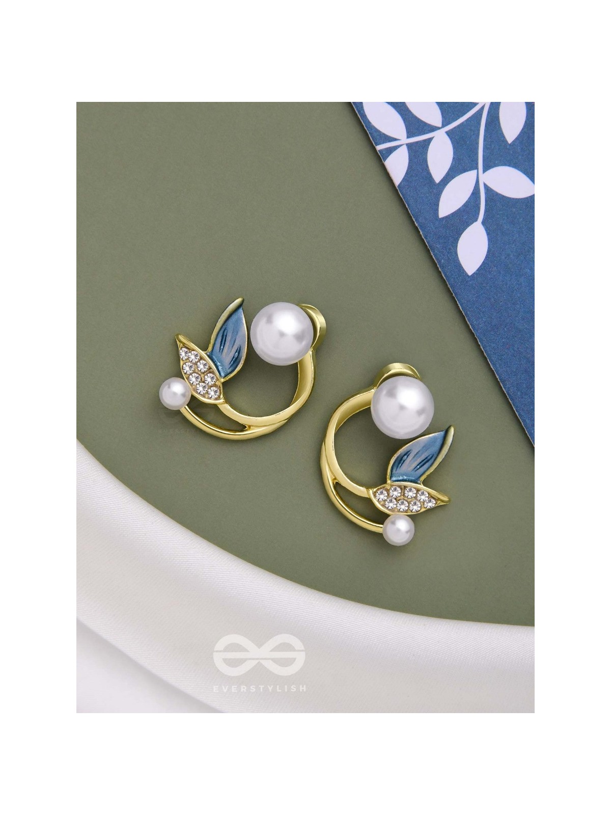 THE LEAFY MIRACLE - GOLDEN STUDS