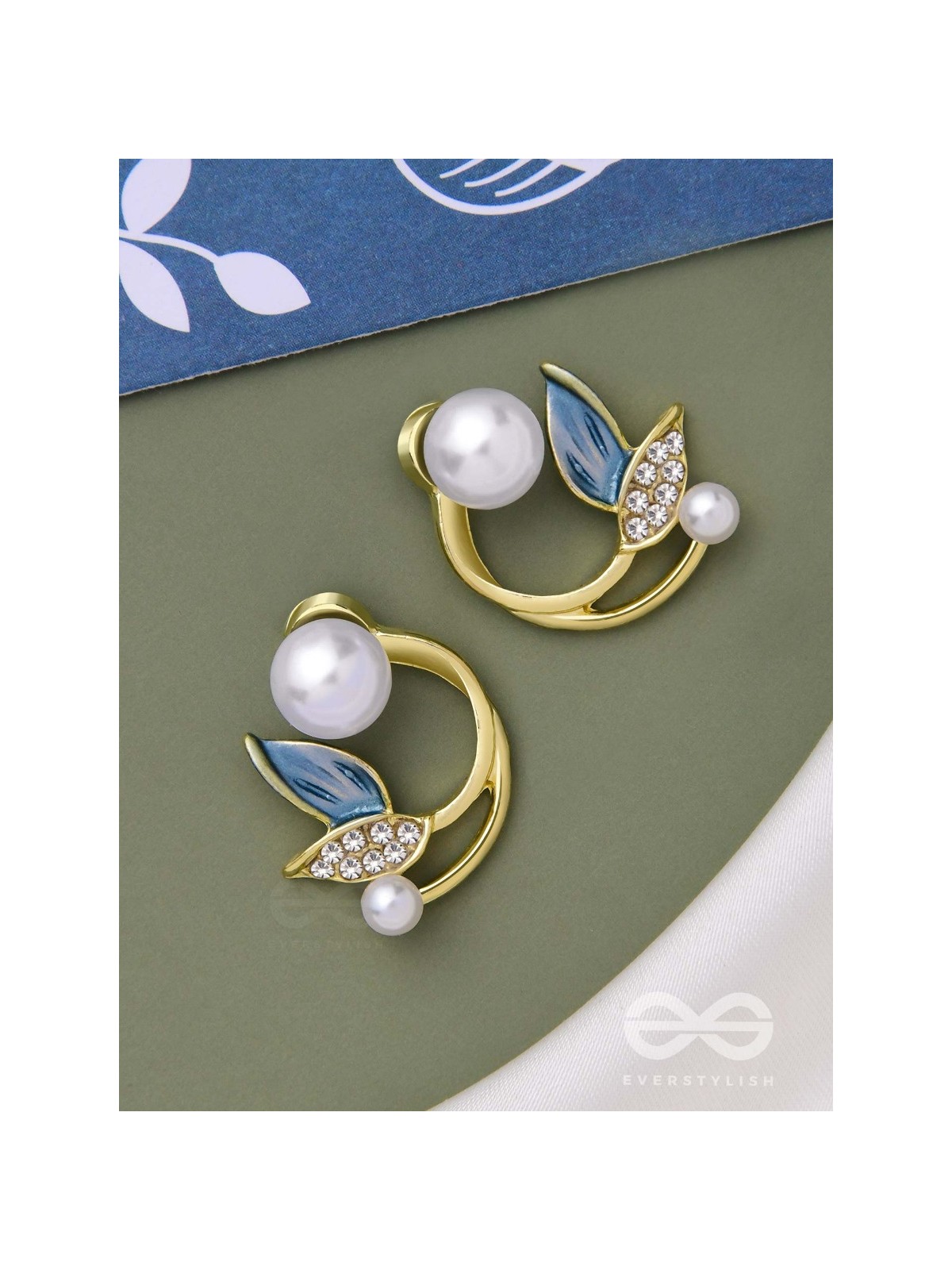 THE LEAFY MIRACLE - GOLDEN STUDS